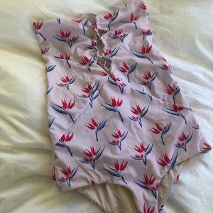 Acacia Bronx in birds of paradise